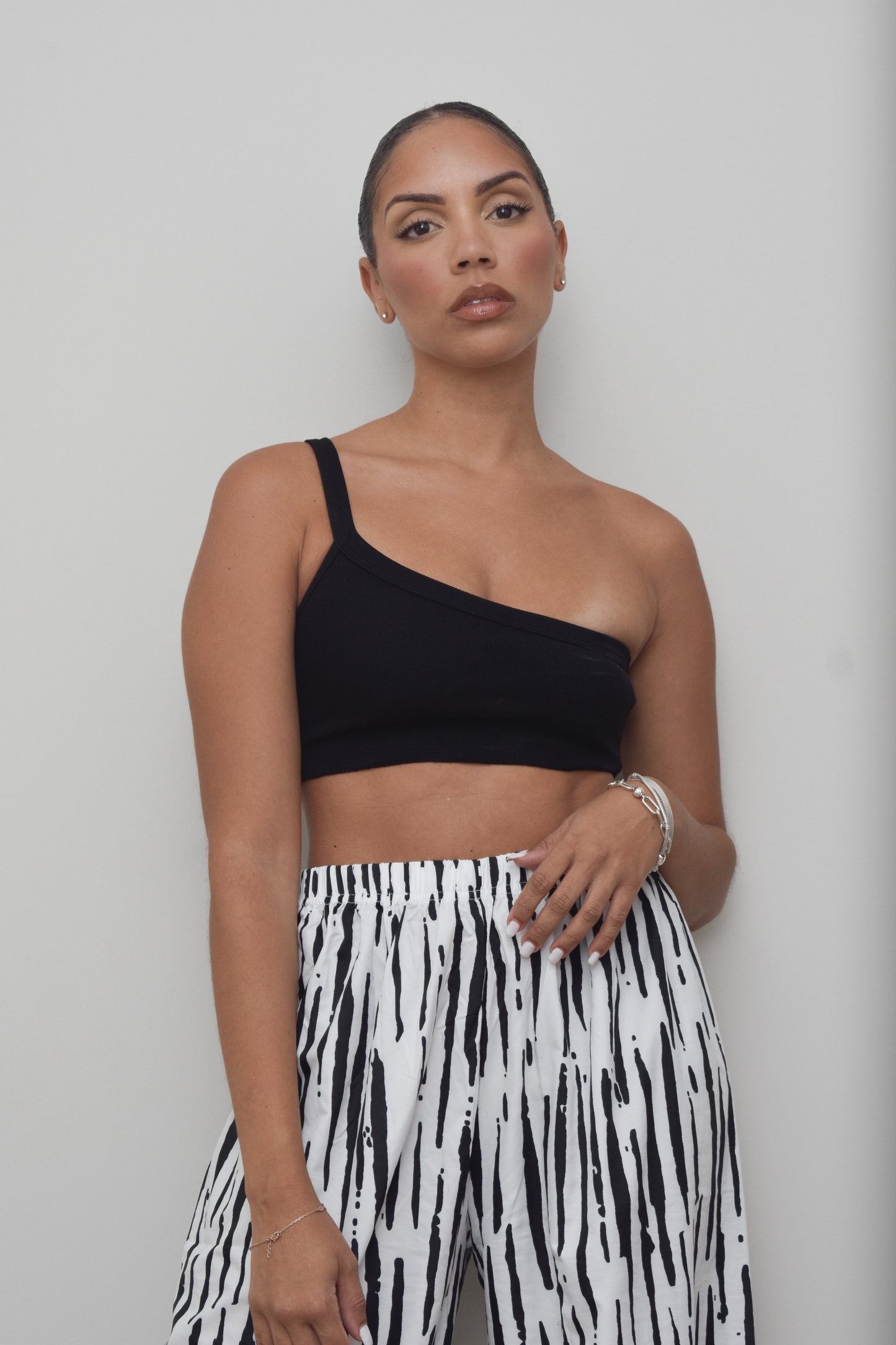 ASSIMETRIC CROPPED TOP