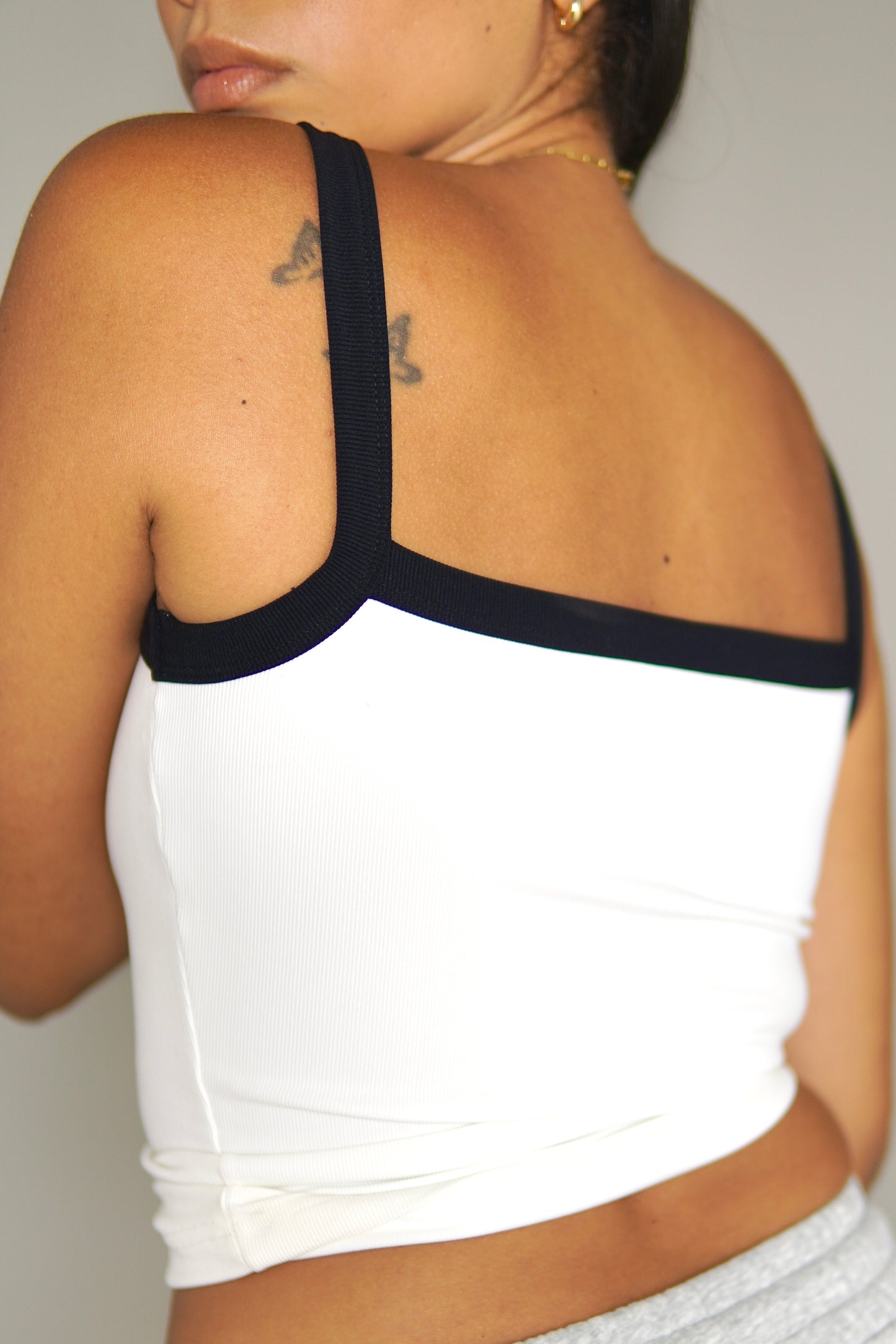 Basic top white with black strap